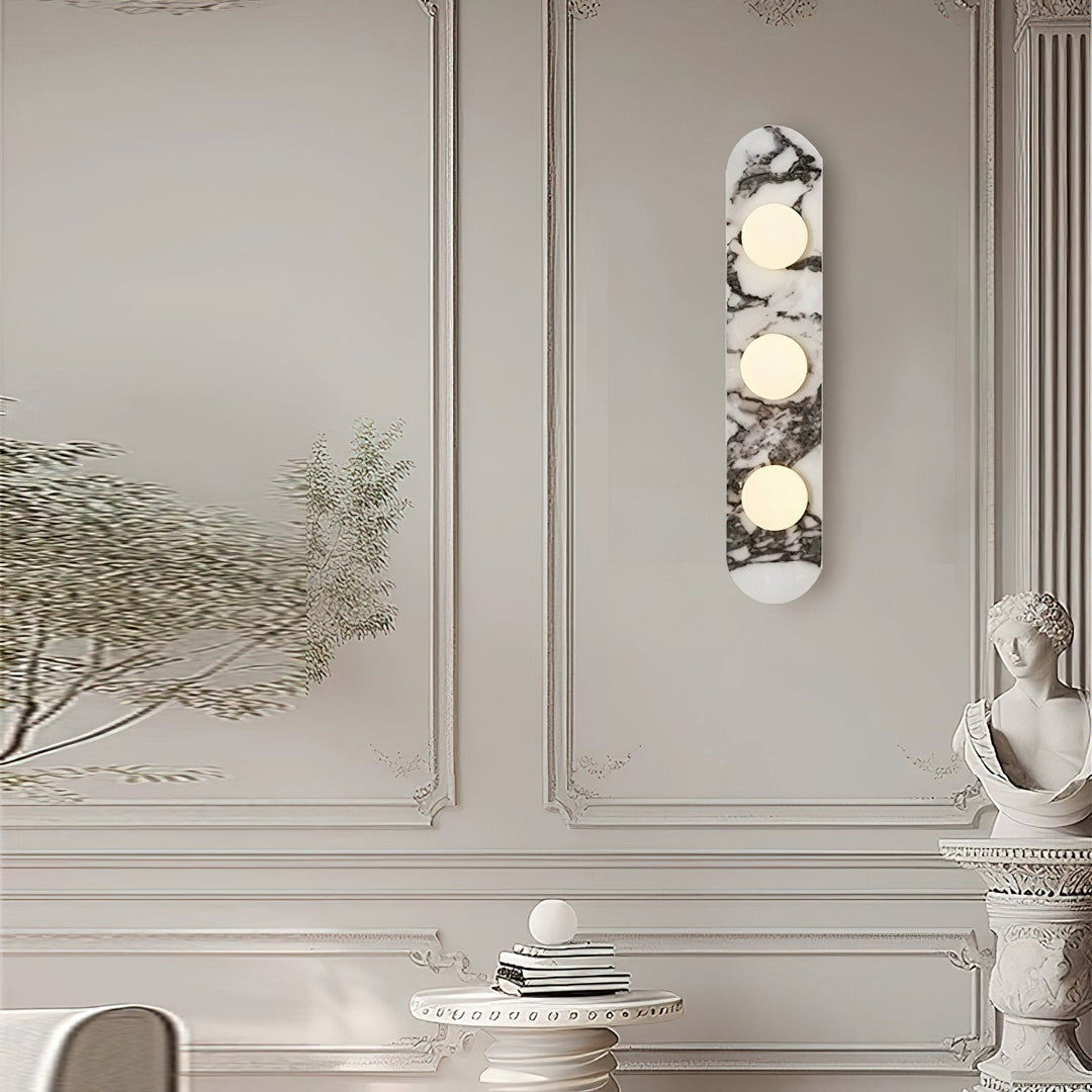 Marbellea: Applique in Marmo con Sfere di Vetro – Lampada da Parete dal Design Moderno per Soggiorno e Corridoio