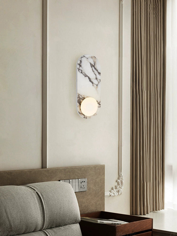 Marbellea: Applique in Marmo con Sfere di Vetro – Lampada da Parete dal Design Moderno per Soggiorno e Corridoio