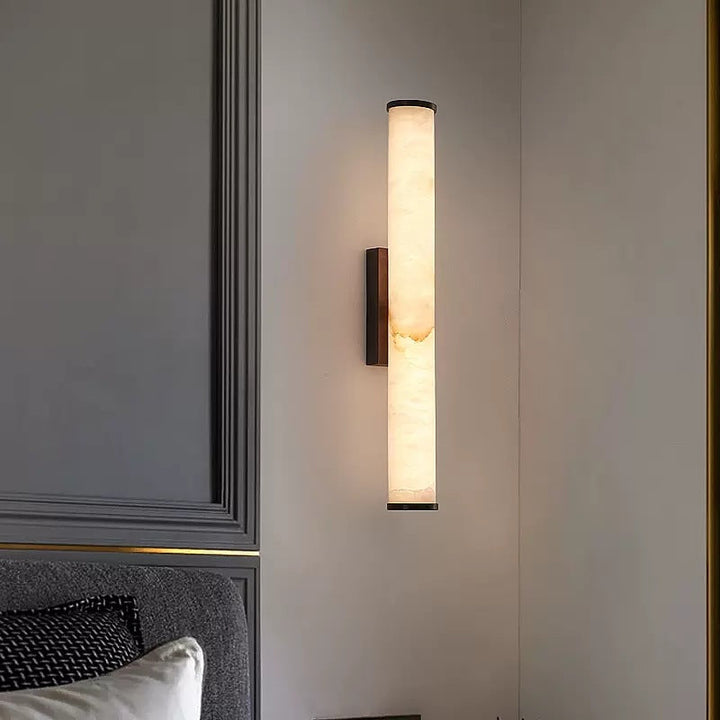 MarmoLux: Lampada da parete LED moderna con effetto marmo spagnolo e dettaglio in rame – per camera da letto e soggiorno