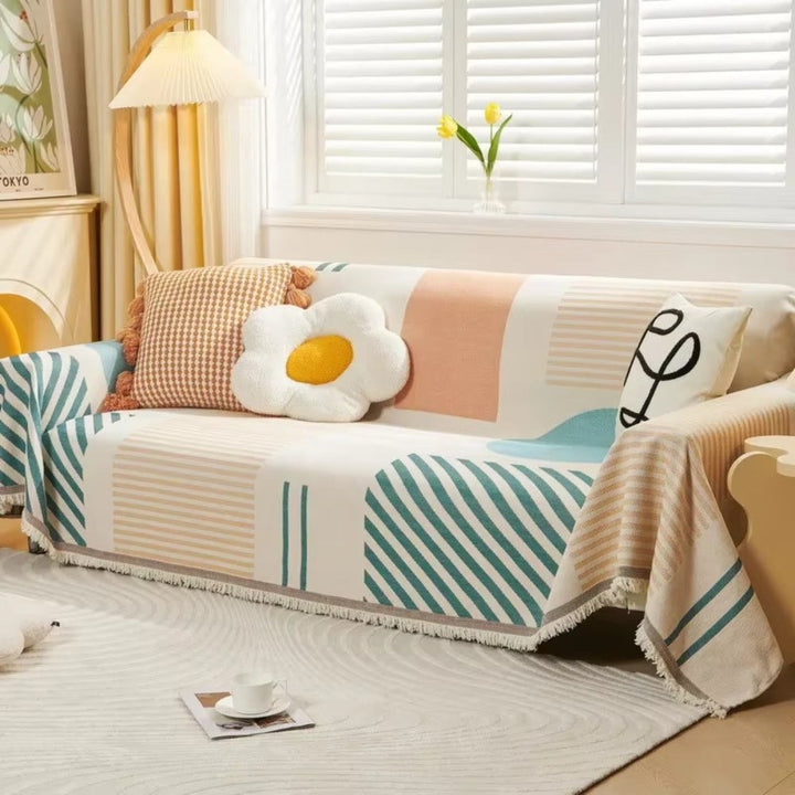 Meringa: Copertura per divano in moderno design chenille con forme geometriche e antiscivolo – per divano e lounge