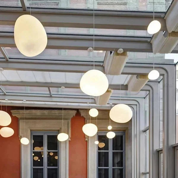 Bianco Latte – Lampada a sospensione in vetro satinato con accenti metallici – per soggiorno e sala da pranzo