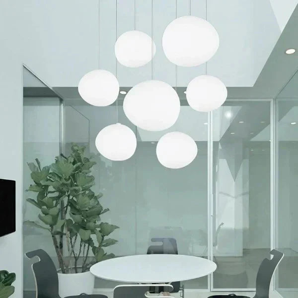 Bianco Latte – Lampada a sospensione in vetro satinato con accenti metallici – per soggiorno e sala da pranzo
