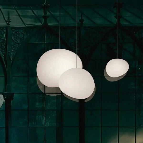 Bianco Latte – Lampada a sospensione in vetro satinato con accenti metallici – per soggiorno e sala da pranzo