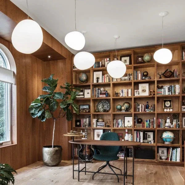 Bianco Latte – Lampada a sospensione in vetro satinato con accenti metallici – per soggiorno e sala da pranzo