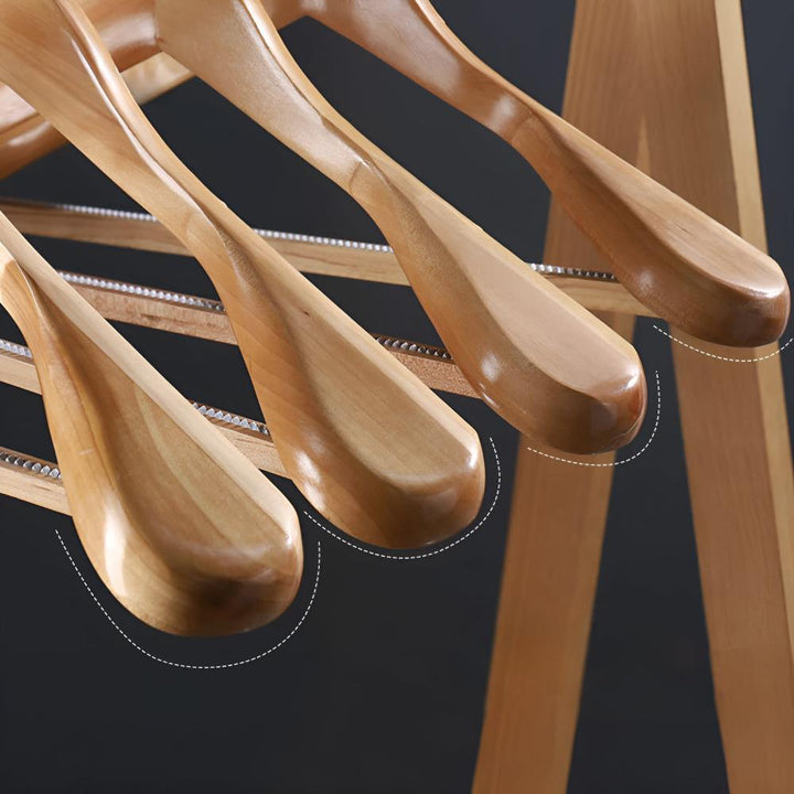 ModusAkzent: Grucce in legno – eleganti, stabili e versatili per abiti, camicie e cappotti