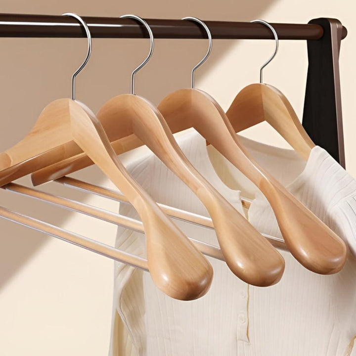 ModusAkzent: Grucce in legno – eleganti, stabili e versatili per abiti, camicie e cappotti