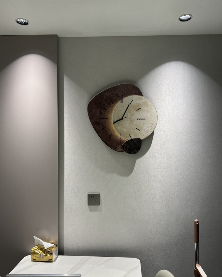 MondGlanz: Orologio da parete LED rotondo – elegante orologio in ceramica cristallina con motivo lunare, per soggiorno e camera da letto