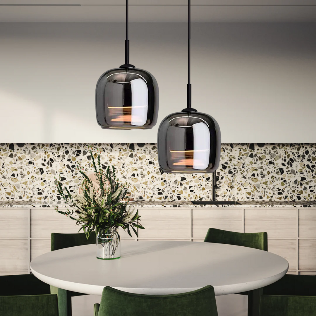 NordGlas: Lampada a sospensione in vetro nero dal design nordico – Moderno lampadario LED