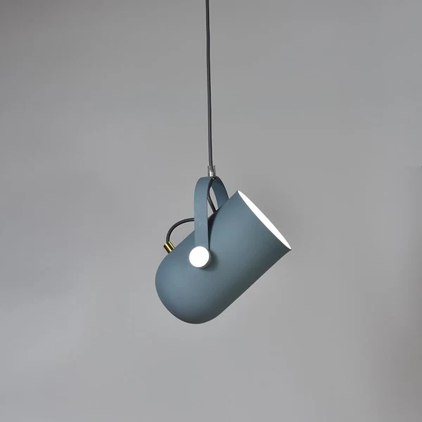 NordWink: Lampada a sospensione in alluminio nordico con forma a goccia angolare – per soggiorno e caffè