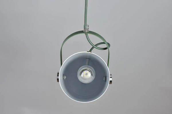 NordWink: Lampada a sospensione in alluminio nordico con forma a goccia angolare – per soggiorno e caffè