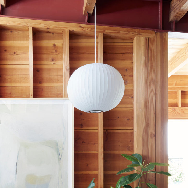 Nordelune: Lampada a sospensione con dettaglio in legno semilucido e paralume in tessuto bianco – per cucina e area colazione