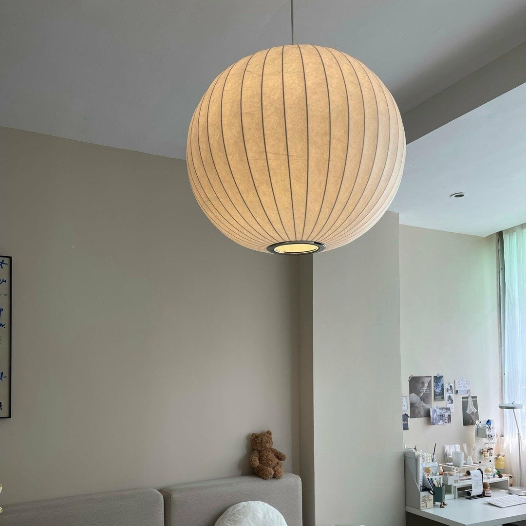 Nordelune: Lampada a sospensione con dettaglio in legno semilucido e paralume in tessuto bianco – per cucina e area colazione