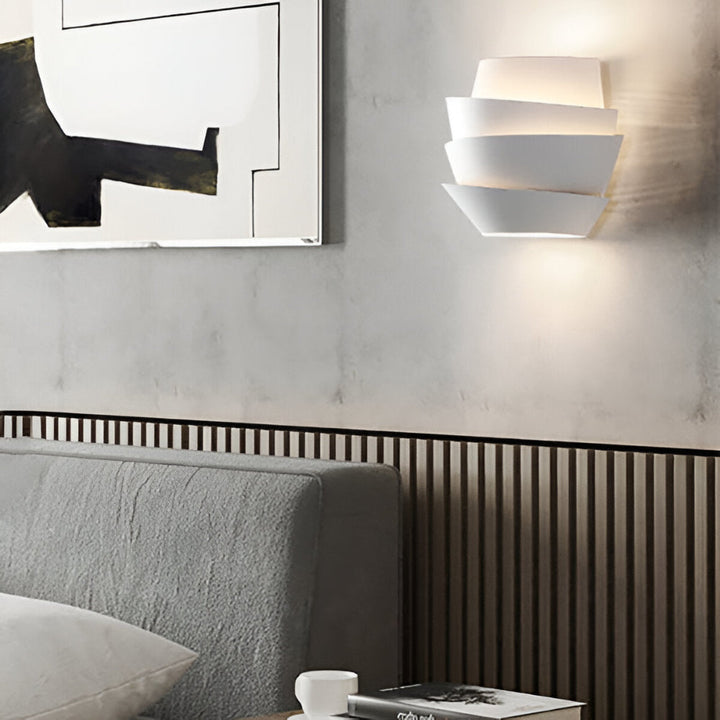 NordicGlow: Applique LED scandinava con doppio riflettore – Design minimalista per spazi eleganti