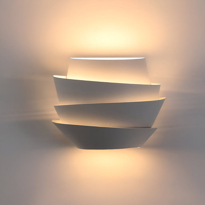 NordicGlow: Applique LED scandinava con doppio riflettore – Design minimalista per spazi eleganti