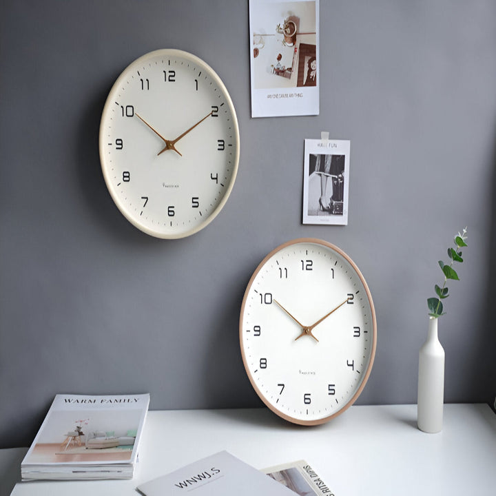 Norduhr: Orologio da parete rotondo in legno con movimento silenzioso e stile scandinavo – per ambienti moderni