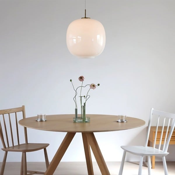 Nordvyn: Lampada a sospensione in vetro opalino scandinavo – Luce soffusa per soggiorno e sala da pranzo
