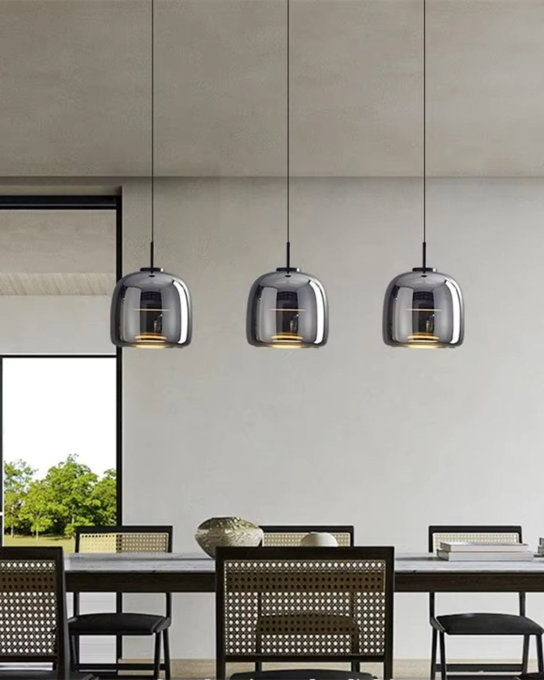 OmbraVetro: Lampada a sospensione di design in vetro fumé con luce LED bianco caldo – per soggiorno e zona pranzo