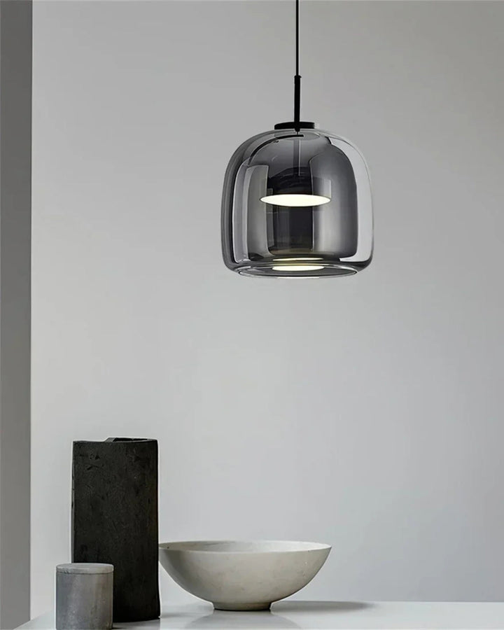 OmbraVetro: Lampada a sospensione di design in vetro fumé con luce LED bianco caldo – per soggiorno e zona pranzo