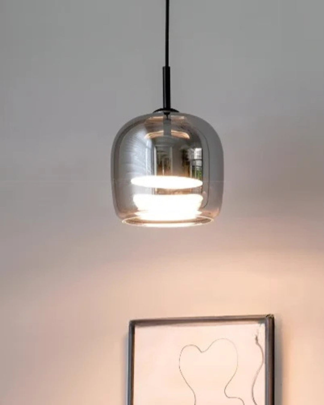 OmbraVetro: Lampada a sospensione di design in vetro fumé con luce LED bianco caldo – per soggiorno e zona pranzo