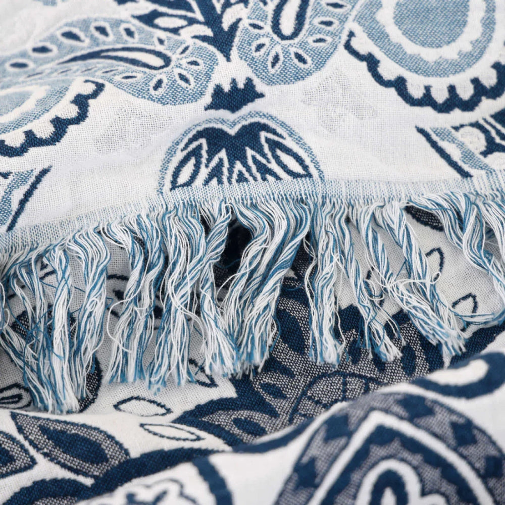 PaisleyTraum: Coperte in cotone con elegante motivo paisley e frange decorative – per divano e camera da letto