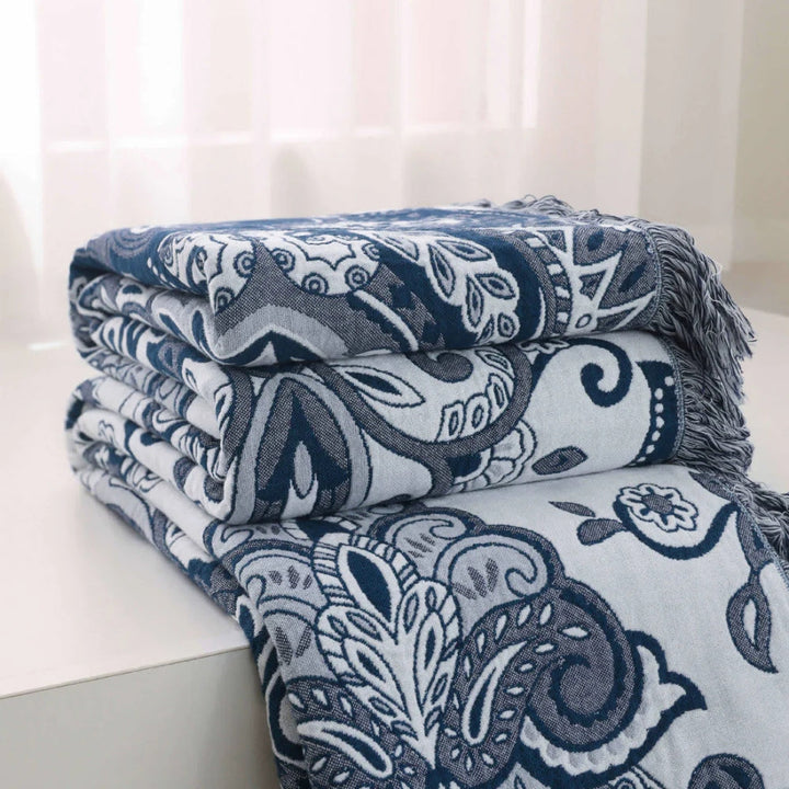 PaisleyTraum: Coperte in cotone con elegante motivo paisley e frange decorative – per divano e camera da letto