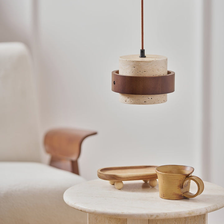 Perra: Lampada a sospensione in travertino e legno di noce – per sala da pranzo e soggiorno