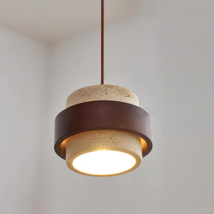 Perra: Lampada a sospensione in travertino e legno di noce – per sala da pranzo e soggiorno