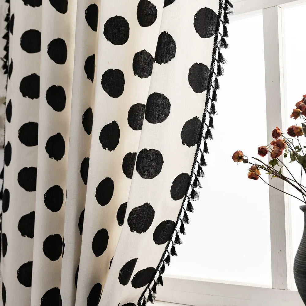 PolkaCharme: Tenda moderna con motivo a pois e frange – elegante per le camere da letto