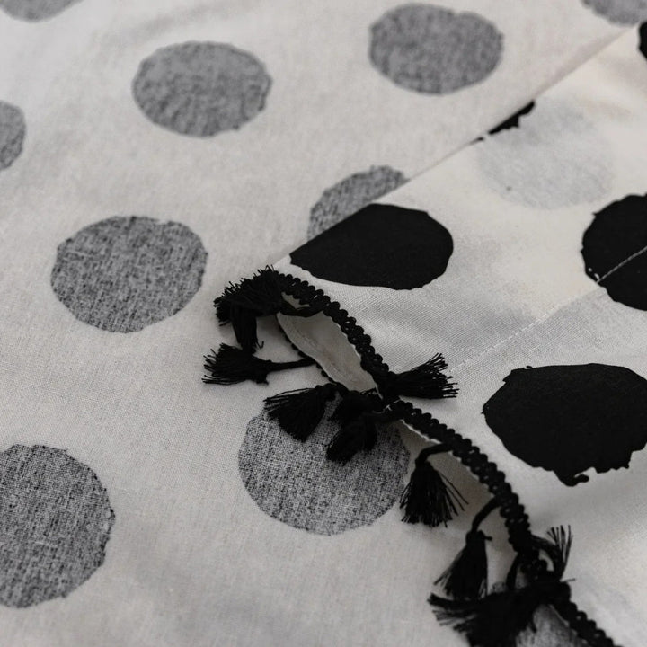 PolkaCharme: Tenda moderna con motivo a pois e frange – elegante per le camere da letto