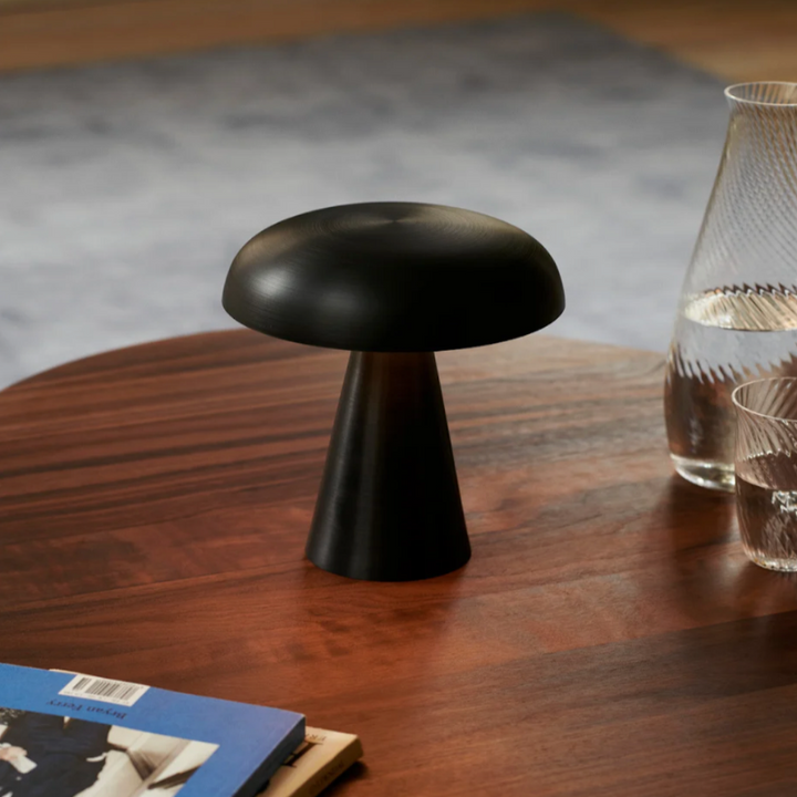 RetroGlow: Lampada da tavolo USB in stile vintage – Lampada da notte LED per camera da letto e ufficio