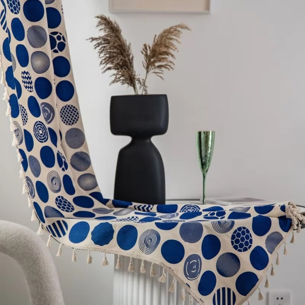RetroPunkte: Tenda blu con motivo a pois e frange – decorativa per soggiorno e camera da letto