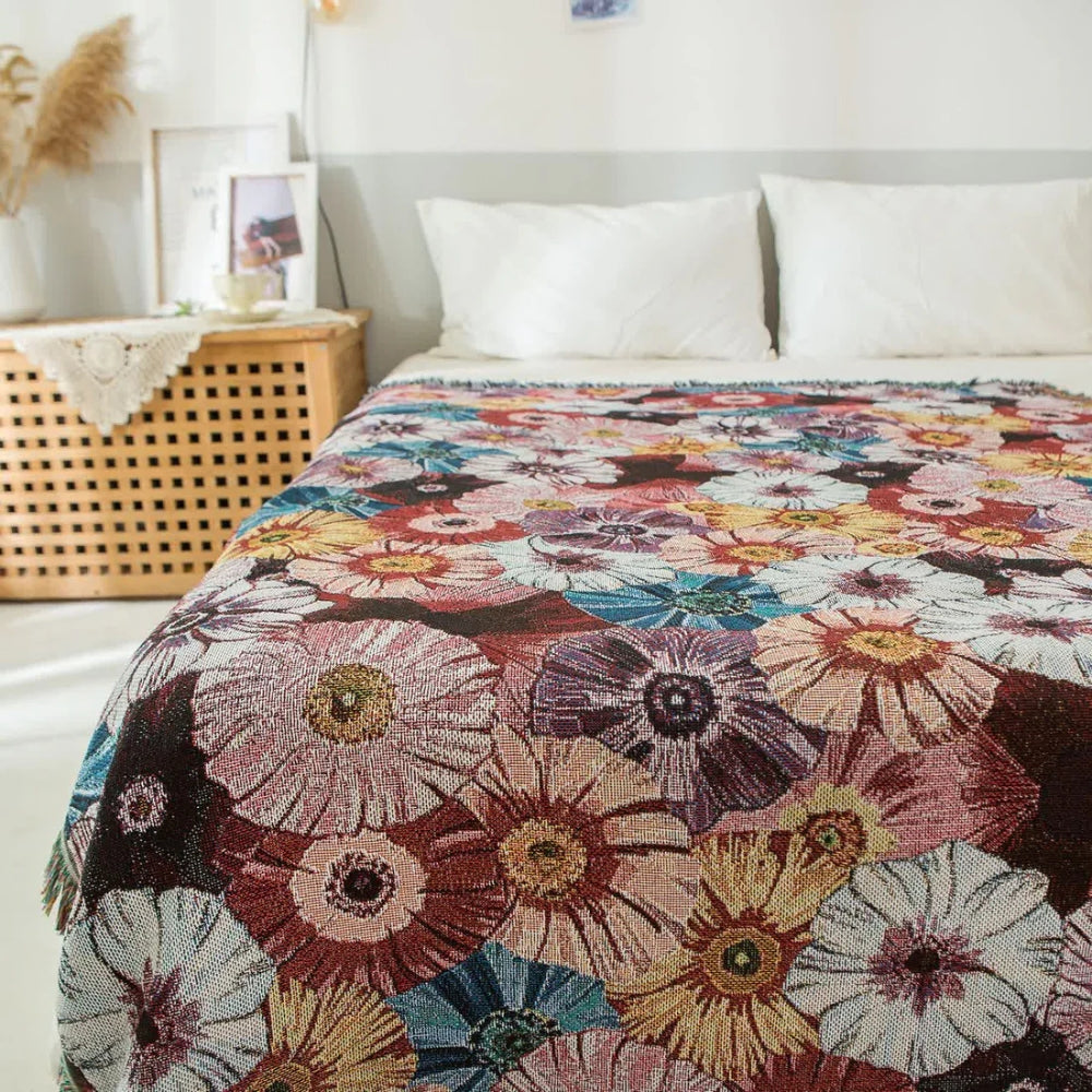 Rustikaura: Coperte in cotone con design floreale classico, struttura tessuta e affascinanti frange – per divano e letto
