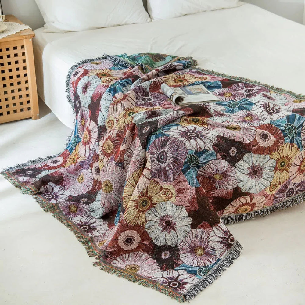 Rustikaura: Coperte in cotone con design floreale classico, struttura tessuta e affascinanti frange – per divano e letto
