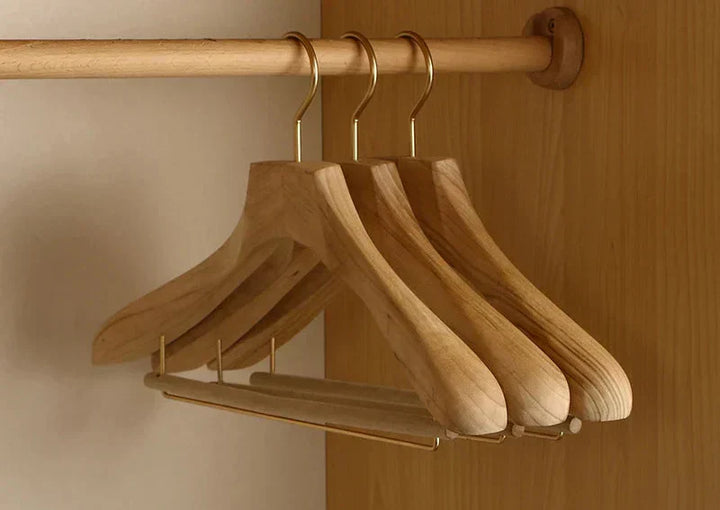 Set di 2 Grucce in Legno di Cedro Premium con Spalle Larghe per l&