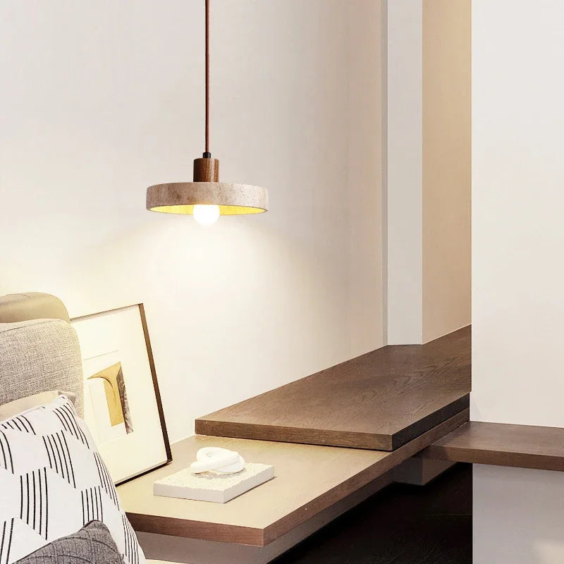 SabiStone: Lampada a sospensione Wabi-Sabi in pietra fatta a mano con legno di noce – per camere da letto e comodini