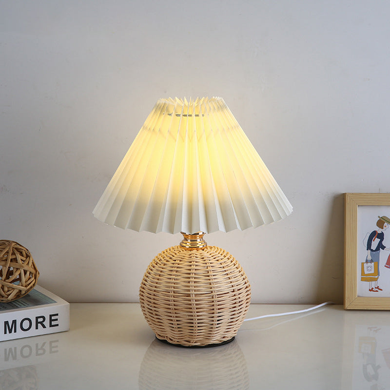 ScandiLuce: Lampada da tavolo in rattan con paralume pieghevole conico &amp; LED – per camera da letto &amp; soggiorno