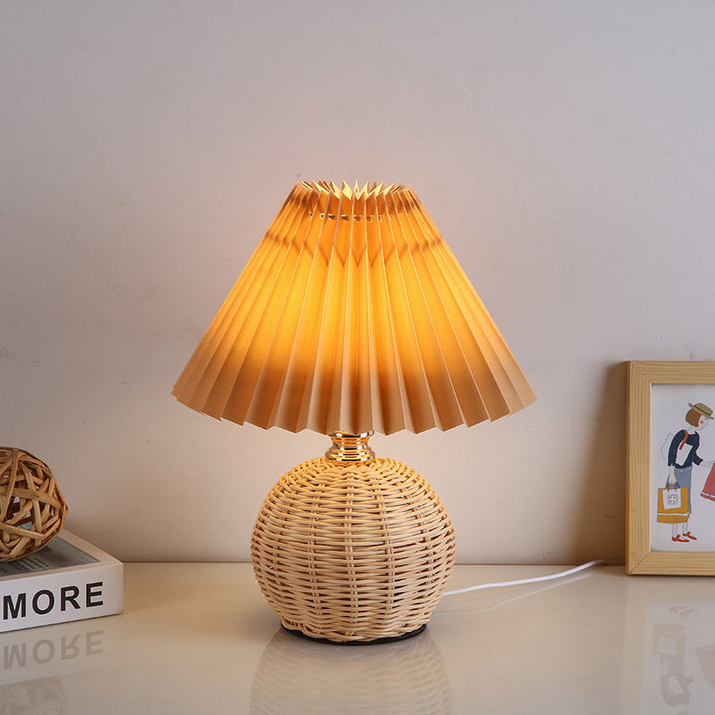 ScandiLuce: Lampada da tavolo in rattan con paralume pieghevole conico &amp; LED – per camera da letto &amp; soggiorno