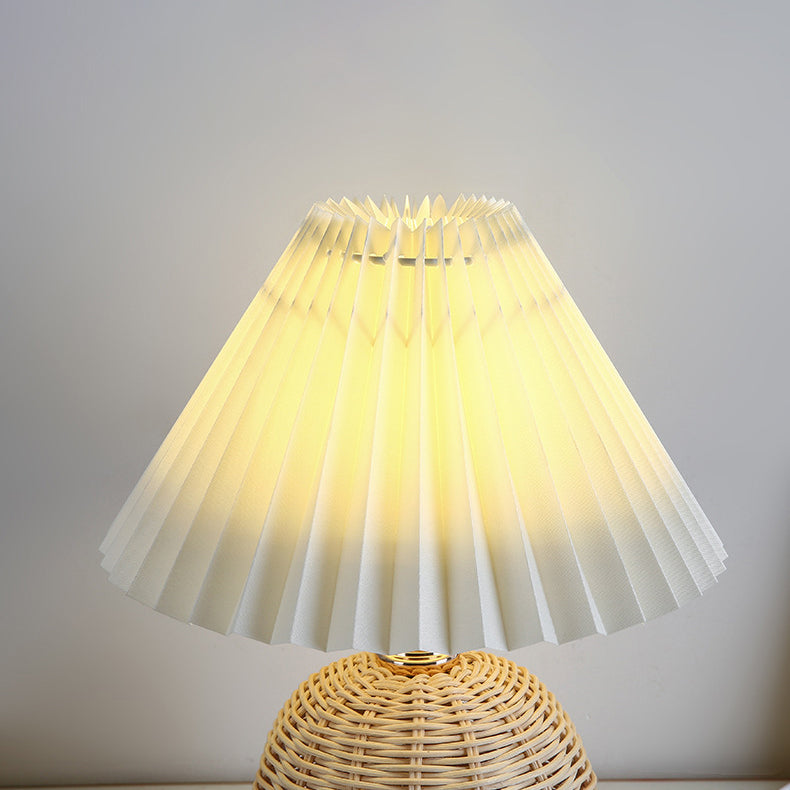 ScandiLuce: Lampada da tavolo in rattan con paralume pieghevole conico &amp; LED – per camera da letto &amp; soggiorno