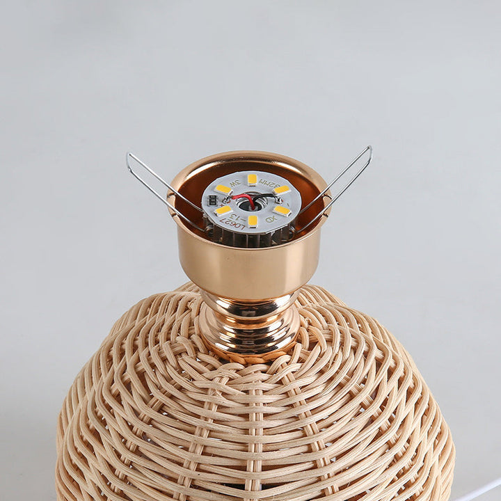 ScandiLuce: Lampada da tavolo in rattan con paralume pieghevole conico &amp; LED – per camera da letto &amp; soggiorno