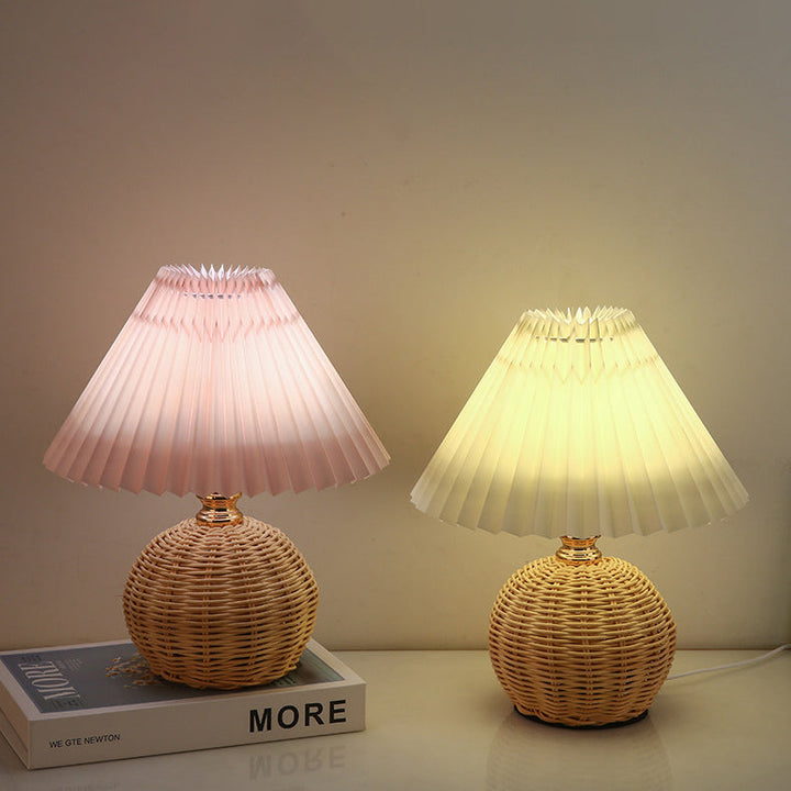 ScandiLuce: Lampada da tavolo in rattan con paralume pieghevole conico &amp; LED – per camera da letto &amp; soggiorno