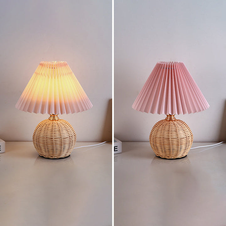 ScandiLuce: Lampada da tavolo in rattan con paralume pieghevole conico &amp; LED – per camera da letto &amp; soggiorno