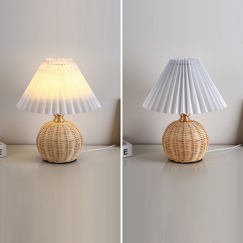 ScandiLuce: Lampada da tavolo in rattan con paralume pieghevole conico &amp; LED – per camera da letto &amp; soggiorno