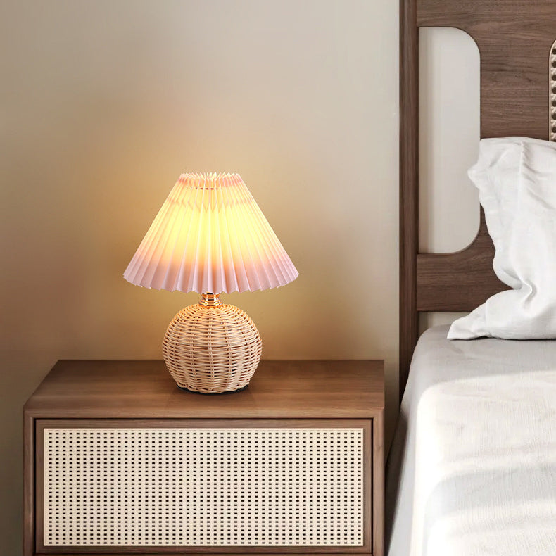 ScandiLuce: Lampada da tavolo in rattan con paralume pieghevole conico &amp; LED – per camera da letto &amp; soggiorno