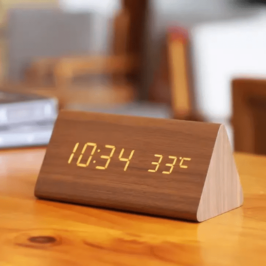 WOODSENSE – Orologio in Legno LED con Controllo Vocale per una Stile di Visualizzazione del Tempo