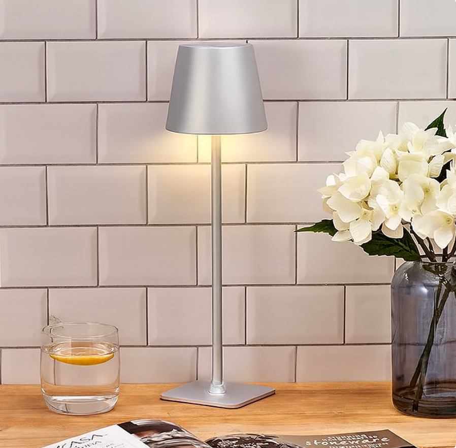 NordAura: Lampada da Tavolo LED Senza Fili – Ricaricabile, Dimmerabile e Moderna in Stile Scandinavo