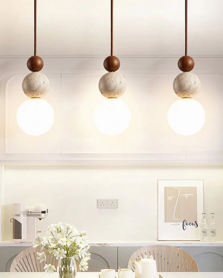 SilenVéra: Lampada a sospensione moderna in legno con sfera di vetro e luce LED bianca calda – per sala da pranzo e soggiorno