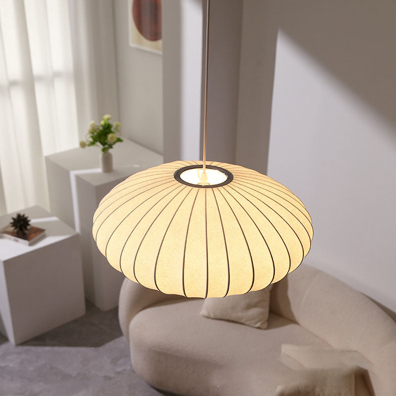 Silkaura: Lampada a sospensione LED in tessuto di seta – design e eleganza italiana