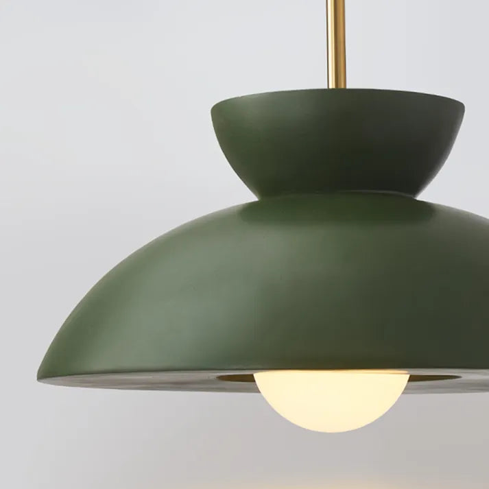Skandéla: Lampada a sospensione minimalista con forma chiara e compatibilità LED – per aree pranzo e lounge