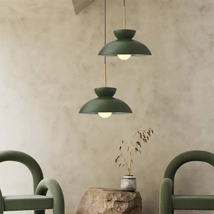 Skandéla: Lampada a sospensione minimalista con forma chiara e compatibilità LED – per aree pranzo e lounge