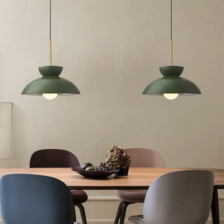 Skandéla: Lampada a sospensione minimalista con forma chiara e compatibilità LED – per aree pranzo e lounge